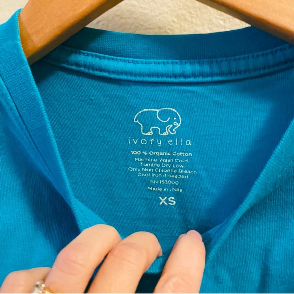 ⭐️ IVORY ELLA Chasing Rainbows Blue Tee Shirt - Picture 4 of 5